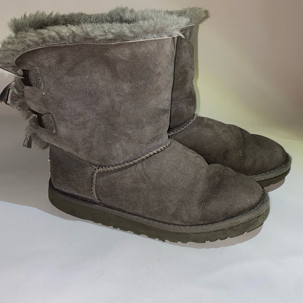 Ugg Bailey Bow boots, size 3 youth